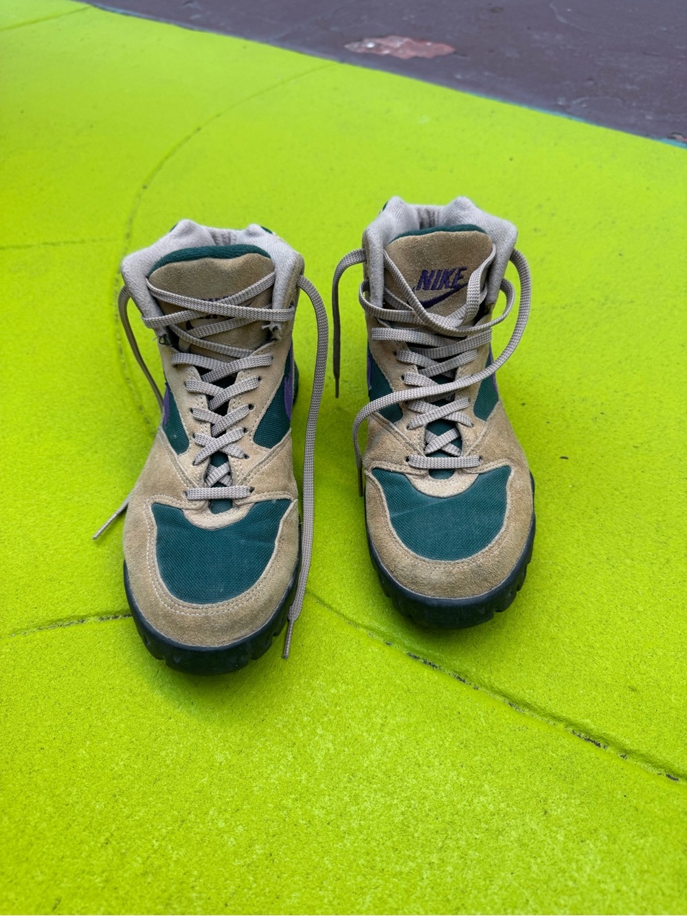 Vintage Nike Trail Hiking Boots Tan Suede Purple Green Women’s 8.5